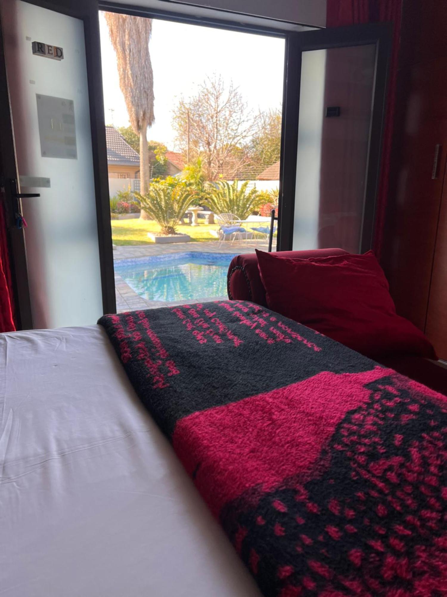 2 Op Terblanche Guesthouse Boksburg Eksteriør bilde
